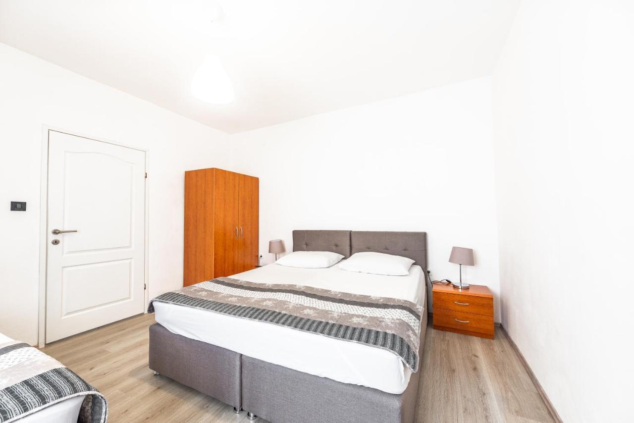 Apartments Lili Pag Town Dış mekan fotoğraf