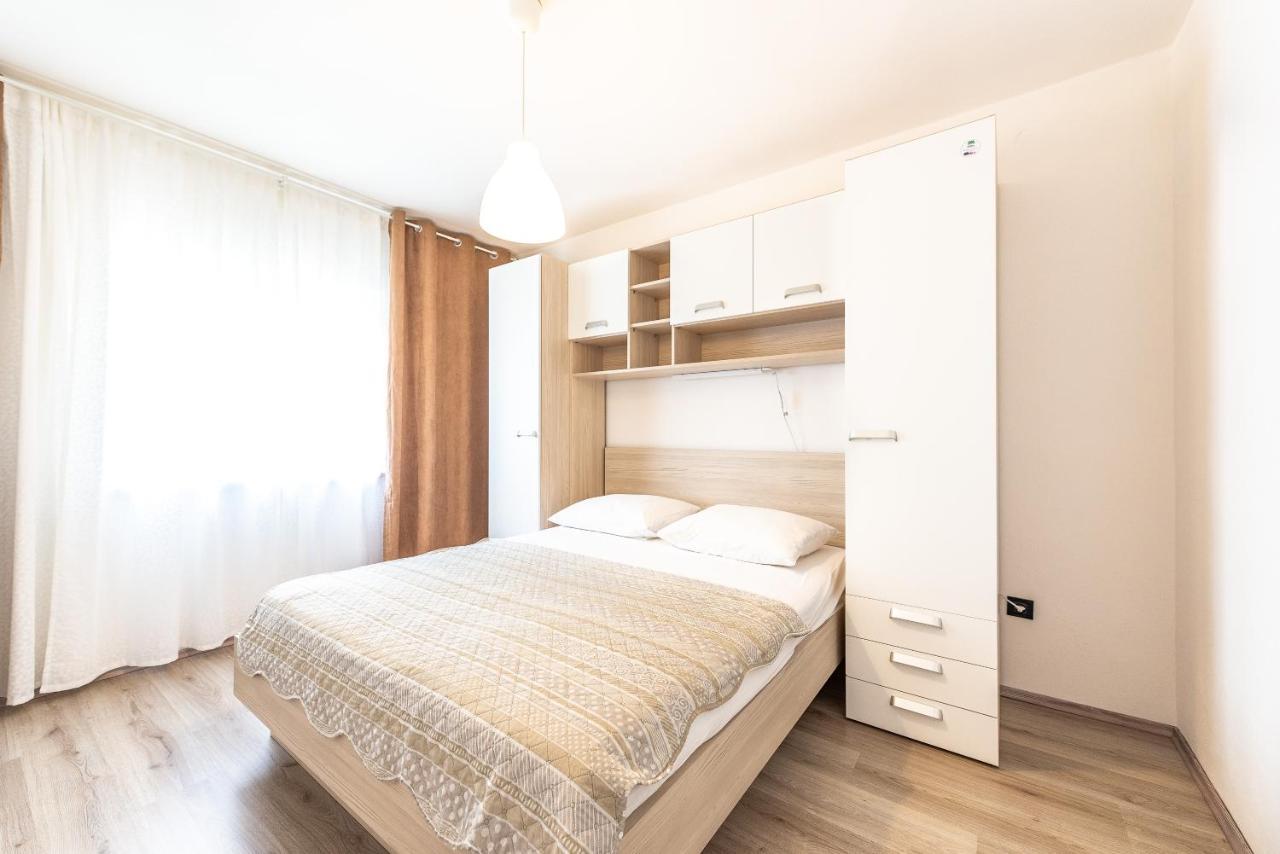 Apartments Lili Pag Town Dış mekan fotoğraf